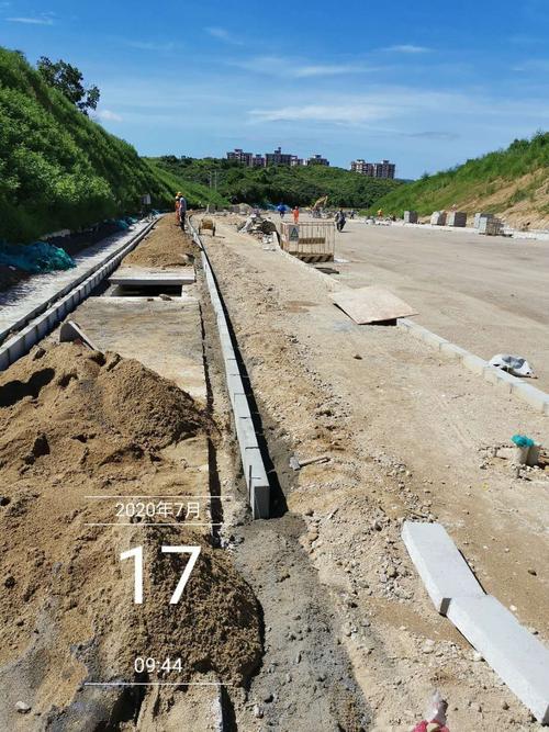 大鹏新区睿鹏大道市政工程监理日报（2020年7月17日）